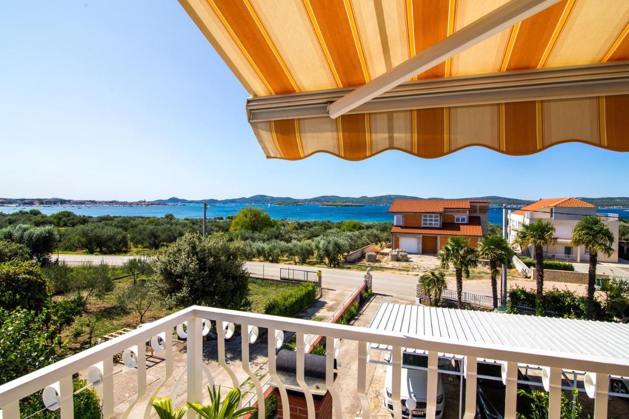 Pansion Adria Hotell Sveti Filip i Jakov Exteriör bild