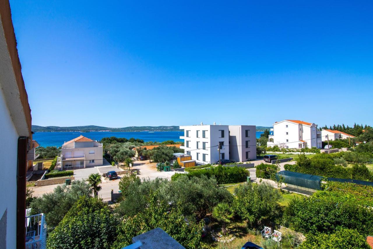 Pansion Adria Hotell Sveti Filip i Jakov Exteriör bild