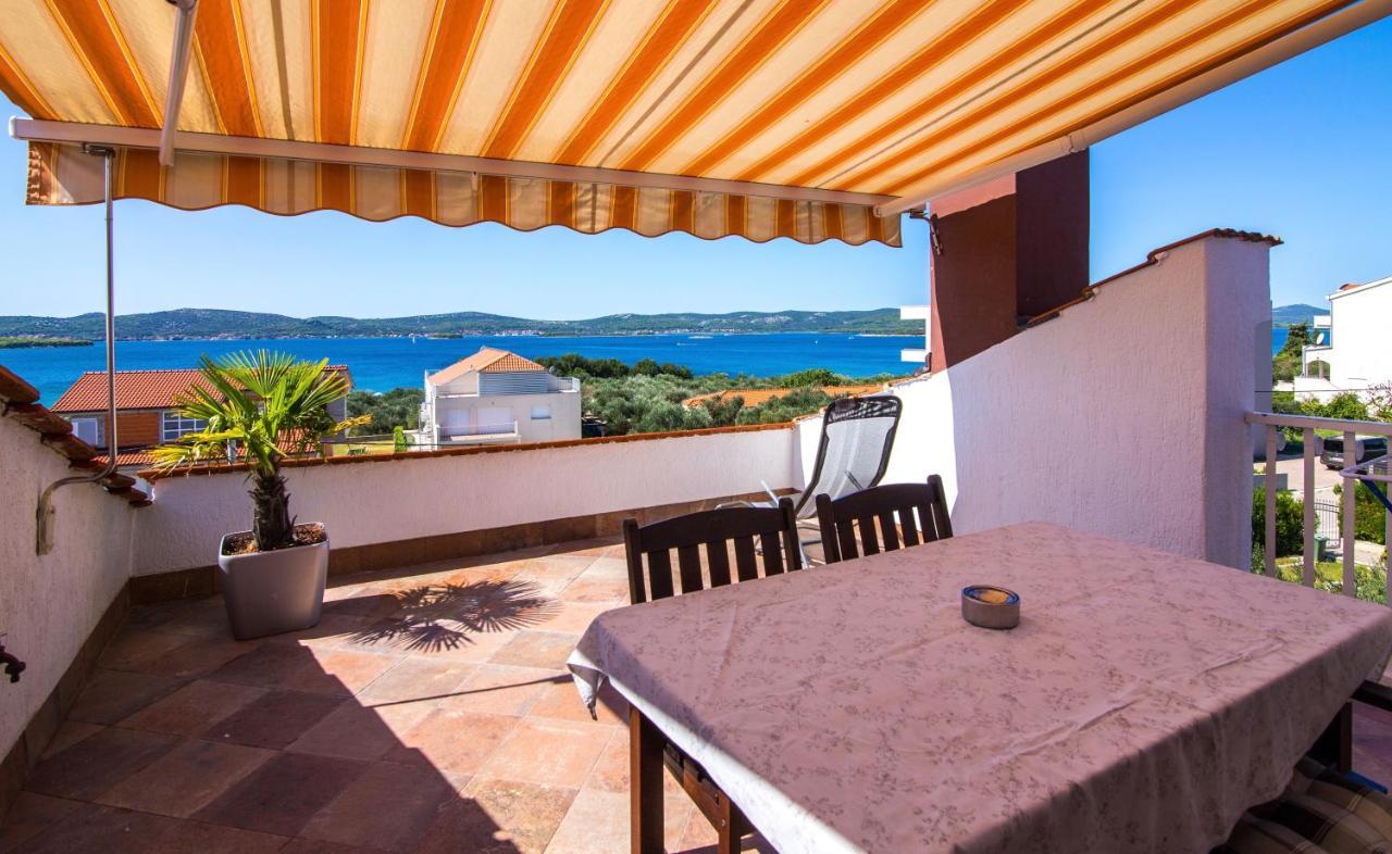 Pansion Adria Hotell Sveti Filip i Jakov Exteriör bild